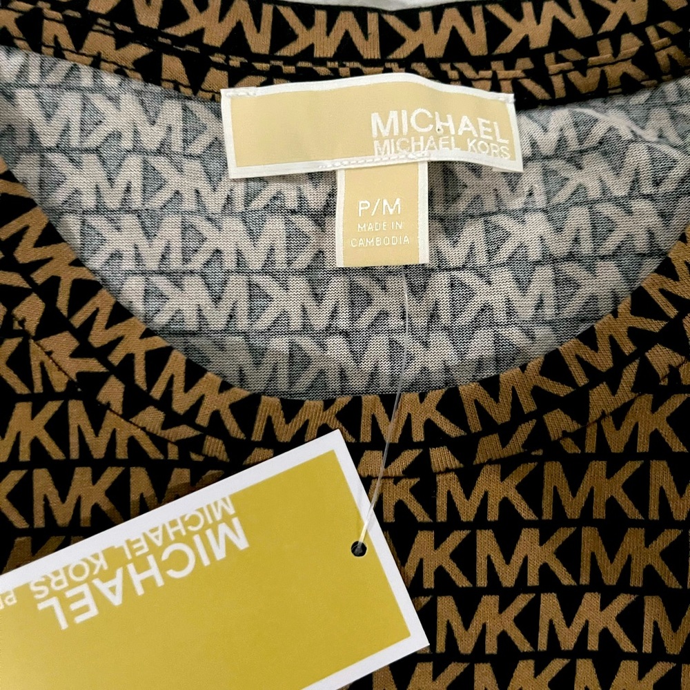 Super nice new Michael Kors dress Tshirt